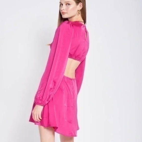 Miss Lola Mini Dress NWT SIZE SMALL 🙌🏻✨⏰💭🤝⌛️ - Picture 3 of 16